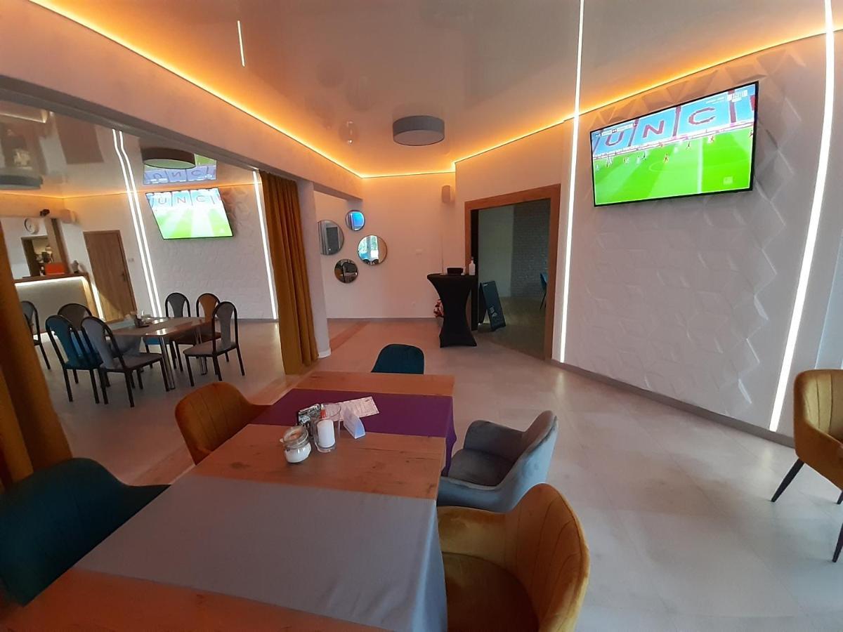 Route One - Restauracja & Pokoje Hotelowe Zgierz Eksteriør bilde